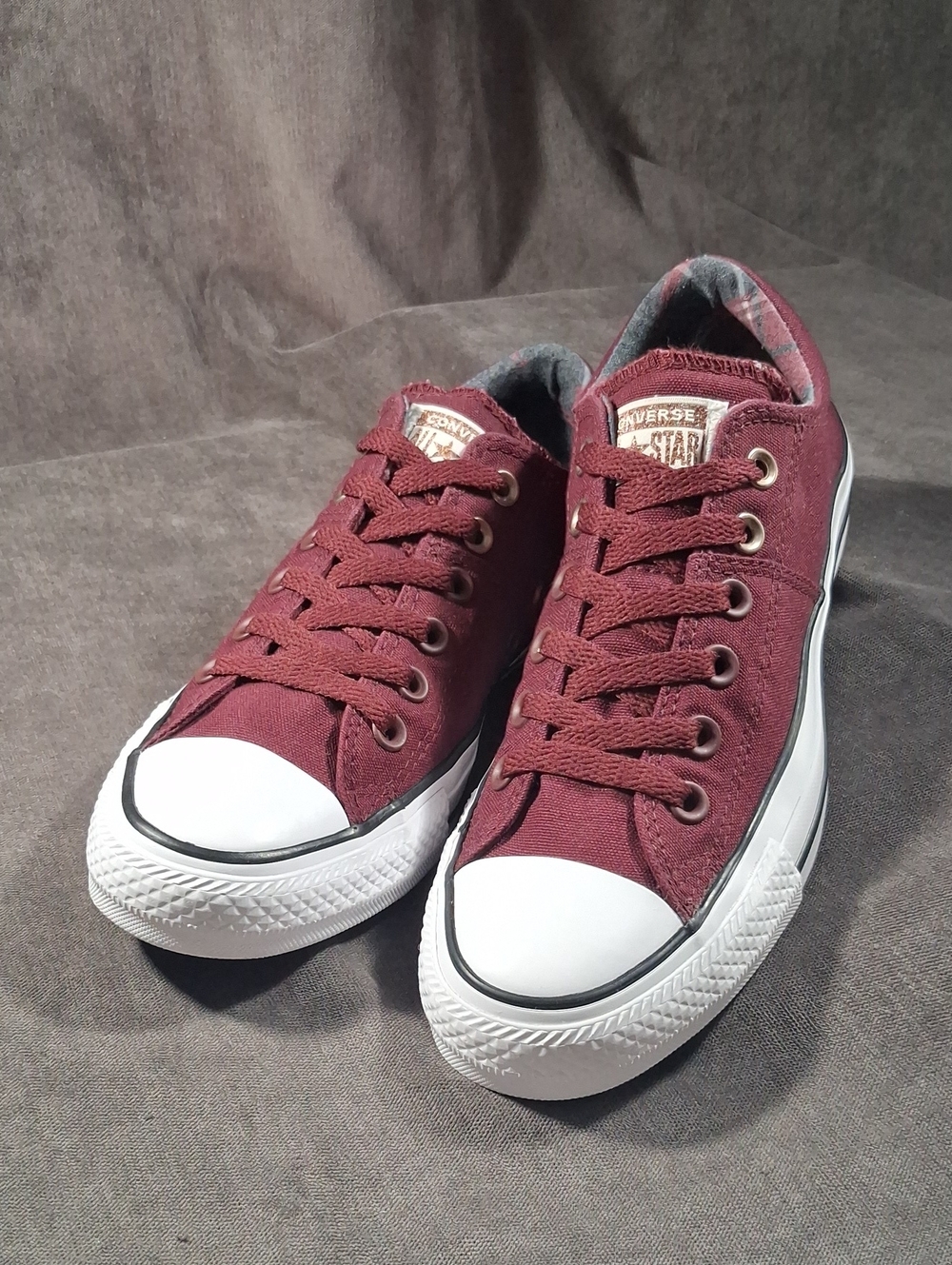Converse Chuck Taylor All Star Madison Low Burgundy & Plaid Sneakers VG+ US 8.5